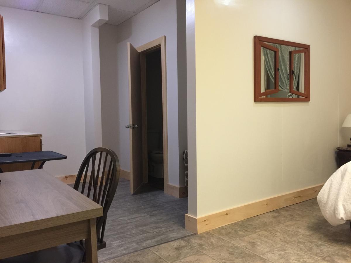 The Sanctuary Inn And Art Gallery Ellsworth Extérieur photo